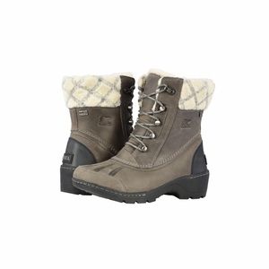 SOREL WOMANS BOOTS size 12